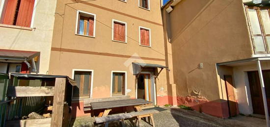 CASA INDIPENDENTE A BORSO DEL GRAPPA