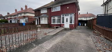 3 bedroom semi-detached house to rent