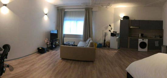 Te huur studio van 40m² nabij Station Holendrecht