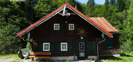 Renovierungsbedürftiges Schmuckstück in Hintersee