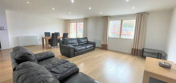 2 bed flat to rent