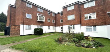 Flat for sale in Makepeace Road, Northolt UB5