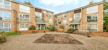 2 bedroom ground floor flat for sale