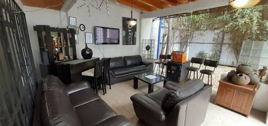 Casa De 3 Recámaras Con Jardín, En Tlalpan Centro