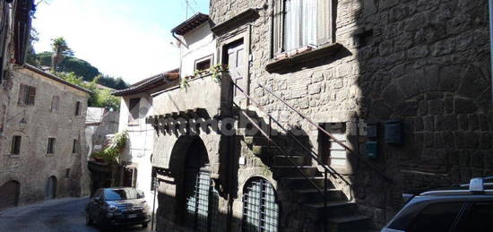 Bilocale via Vallepiatta, Sacrario - Piazza della Rocca, Viterbo