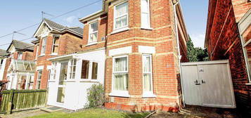 5 bedroom detached house