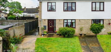 3 bed semi-detached house for sale