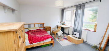 3 bed flat to rent