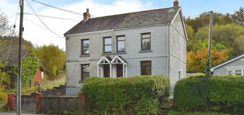 3 bed semi-detached house for sale