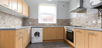 4 bed terraced house to rent