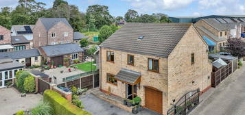 4 bed detached house for sale