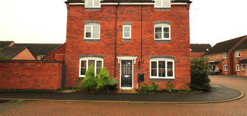 4 bedroom detached house to rent