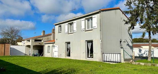 Maison  à vendre, 7 pièces, 5 chambres, 127 m²