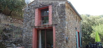 Maison meublée en R+1, de type 2 avec jardin et barbecue.