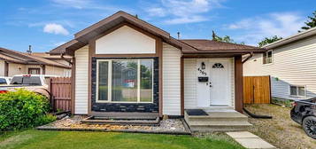 4505 NW 30th St, Lloydminster, SK S9V 1X3