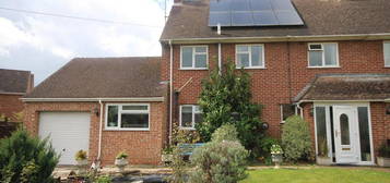 3 bedroom semi-detached house to rent