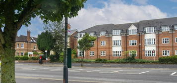 Flat to rent in Birch End, Warwick CV34