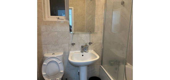 1 bed semi-detached house to rent