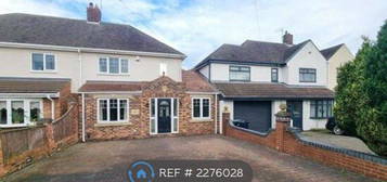 4 bed semi-detached house to rent