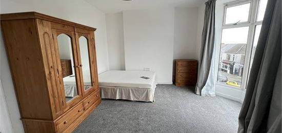 Shared accommodation to rent in Eversley Road, Sketty, Swansea SA2