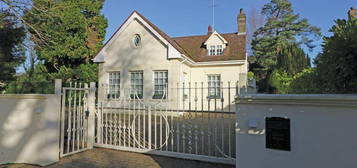 6 bedroom detached house for sale