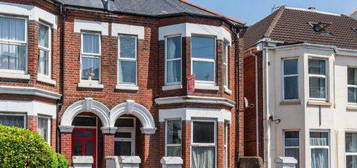 4 bed semi-detached house to rent