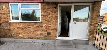 3 bed flat to rent