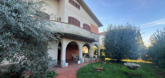 Casa indipendente in vendita in via Umbria, 3