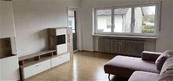 Gepflegte  4-Zimmer-Wohnung mit Balkon und EBK in Hohenlinden