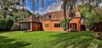 4 bedroom detached house