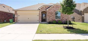 855 Sitwell Dr, Fate, TX 75087