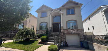 36 Di Marco Pl, Staten Island, NY 10306