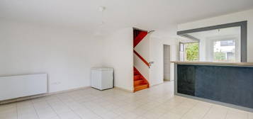 Maison de ville  à vendre, 4 pièces, 3 chambres, 82 m²