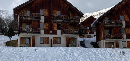 Appartement dans chalet au pied des pistes