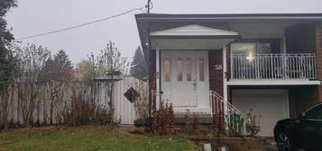 58 Kitchener Rd #10, Toronto, ON M1E 2X5