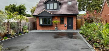 3 bed detached house for sale