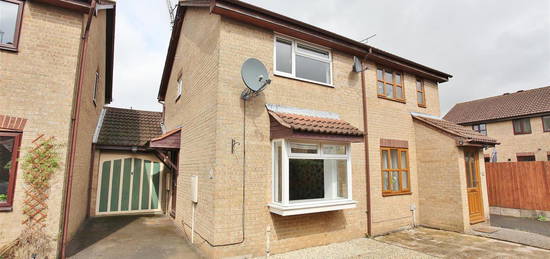 Terraced house for sale in Beaulieu Close, Banbury OX16