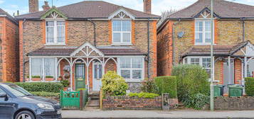 4 bed semi-detached house to rent