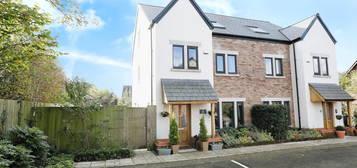 3 bed semi-detached house for sale