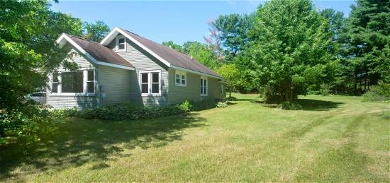 325 N Front St, Coloma, WI 54930