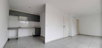 Appartement  à louer, 3 pièces, 2 chambres, 68 m²