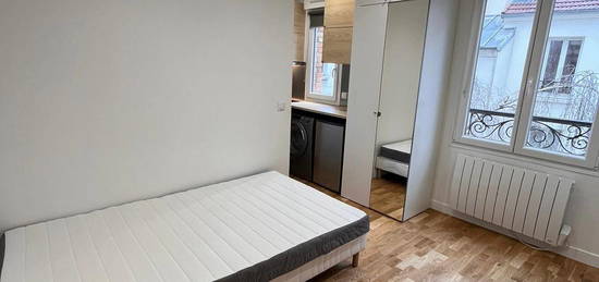 Studio meublé  à louer, 1 pièce, 17 m², Étage 3/–