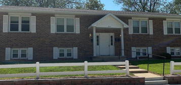 135 N Washington St APT 1, Clinton, MO 64735