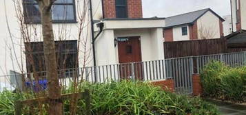 3 bedroom semi-detached house