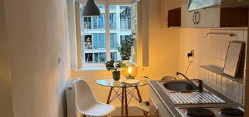 Friedrichshain!!! Beautiful 1-room apartment in very cool area!