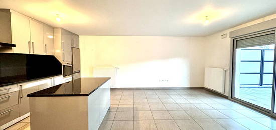 Appartement  à louer, 3 pièces, 2 chambres, 75 m²