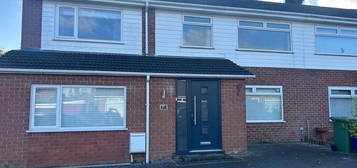 4 bedroom semi-detached house to rent