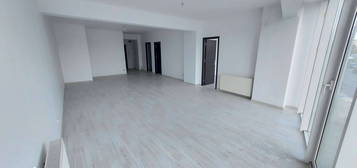 Apartament 3 camere, Living generos, 2 parcari, in zona strazii Traian