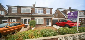 3 bedroom semi-detached house for sale