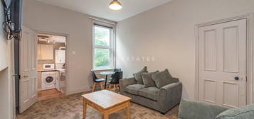 Flat to rent in Fairfield Road, Jesmond, Newcastle Upon Tyne NE2